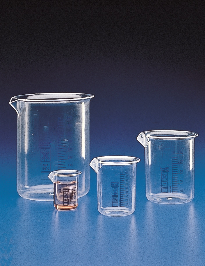 LOW FORM BEAKERS WITH BLUE GRADUATION - CLASS B